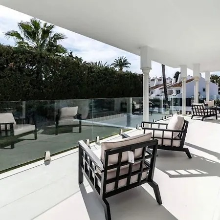 The Boasts Of Extravagance And Luxury Villa Marbella