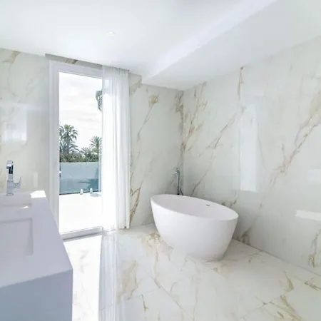 The Boasts Of Extravagance And Luxury Villa Marbella