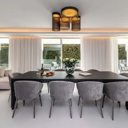 The Boasts Of Extravagance And Luxury Villa Marbella